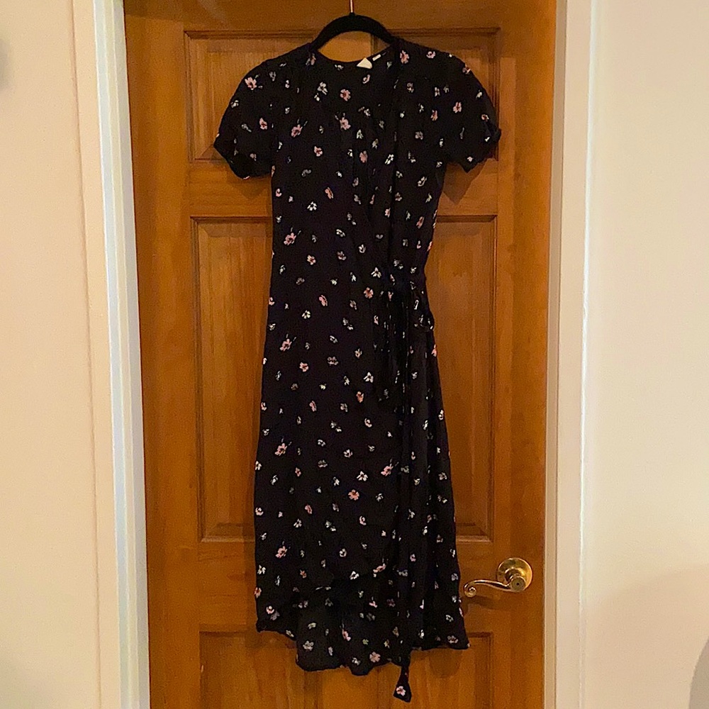 Gap black floral wrap dress